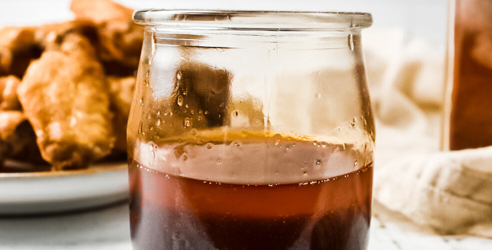 A picture of hot honey sauce